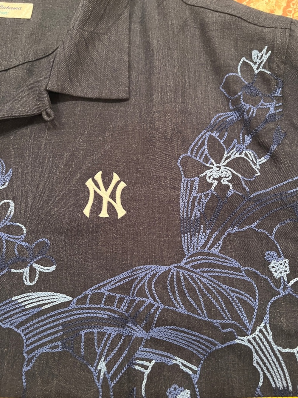 Tommy Bahama NY Yankees Navy Embroidered Floral Button-down Camp Shirt XXL NWOT - Picture 3 of 9